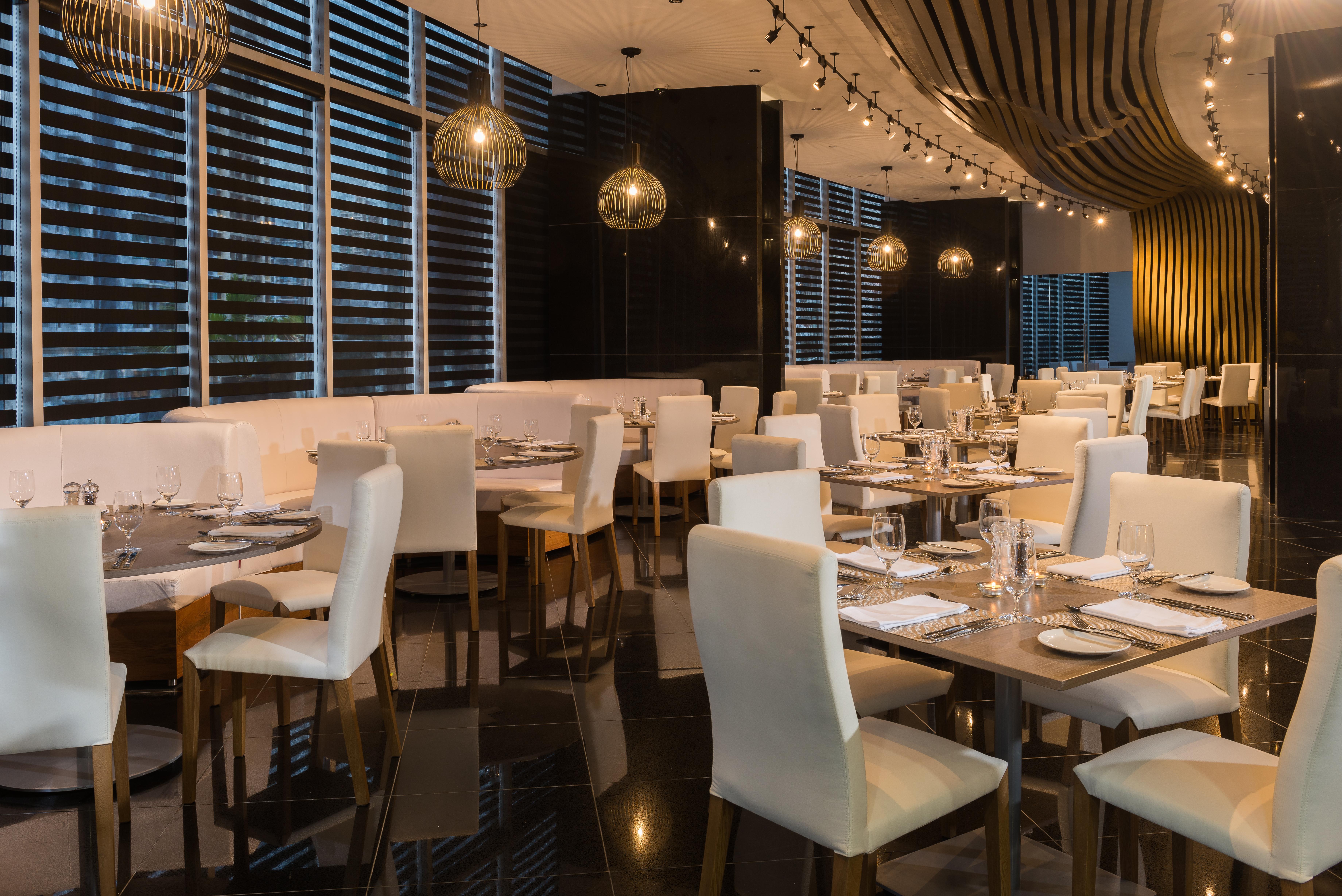 Hotel Las Americas Golden Tower Panama Exterior photo The interior of the restaurant